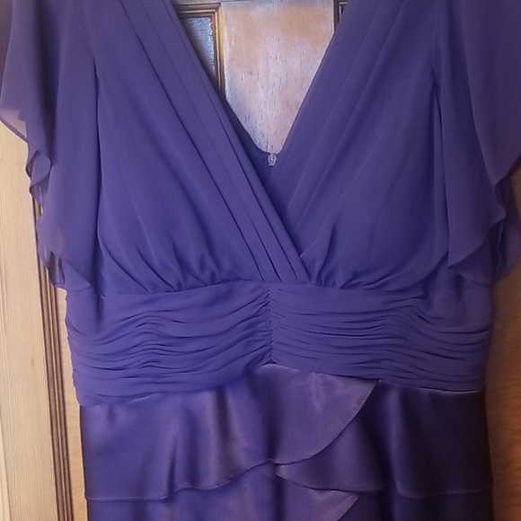 Dress - Picture 3 of 3